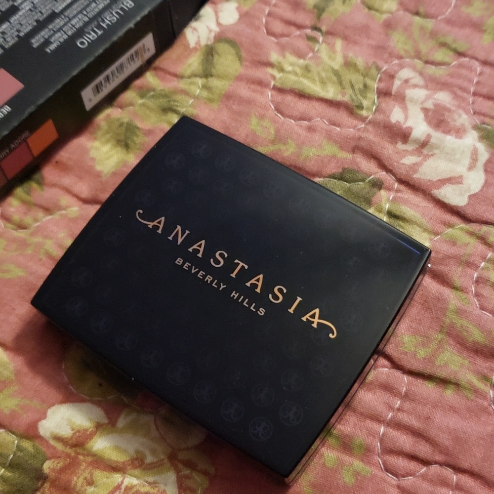 Anastasia Trio Blush